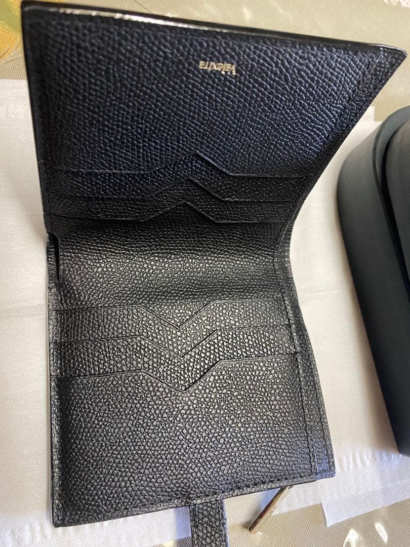 ヴァレクストラ 折り財布 訳あり ストラップ付き折り財布