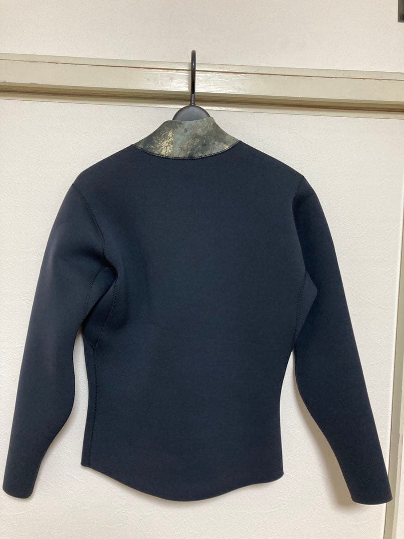 ブラックジップアップ タッパー