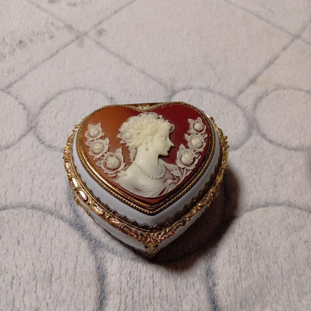 オルゴール　ハート型小物入れ