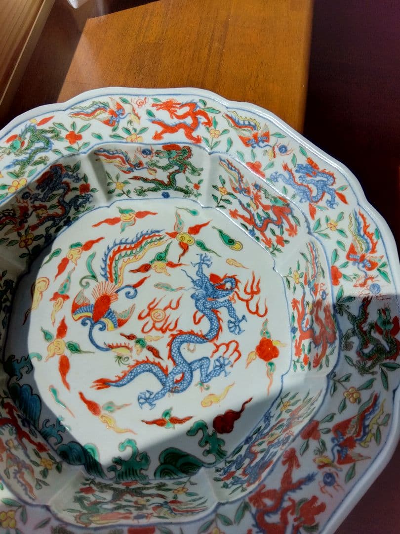 中国陶磁器。５彩。洗面器。