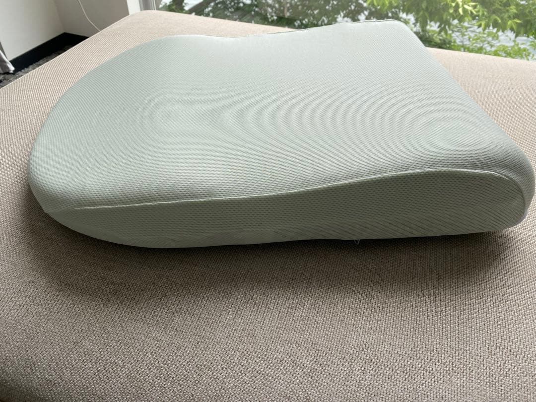 エアロフロー足まくら　ノイアックリビング