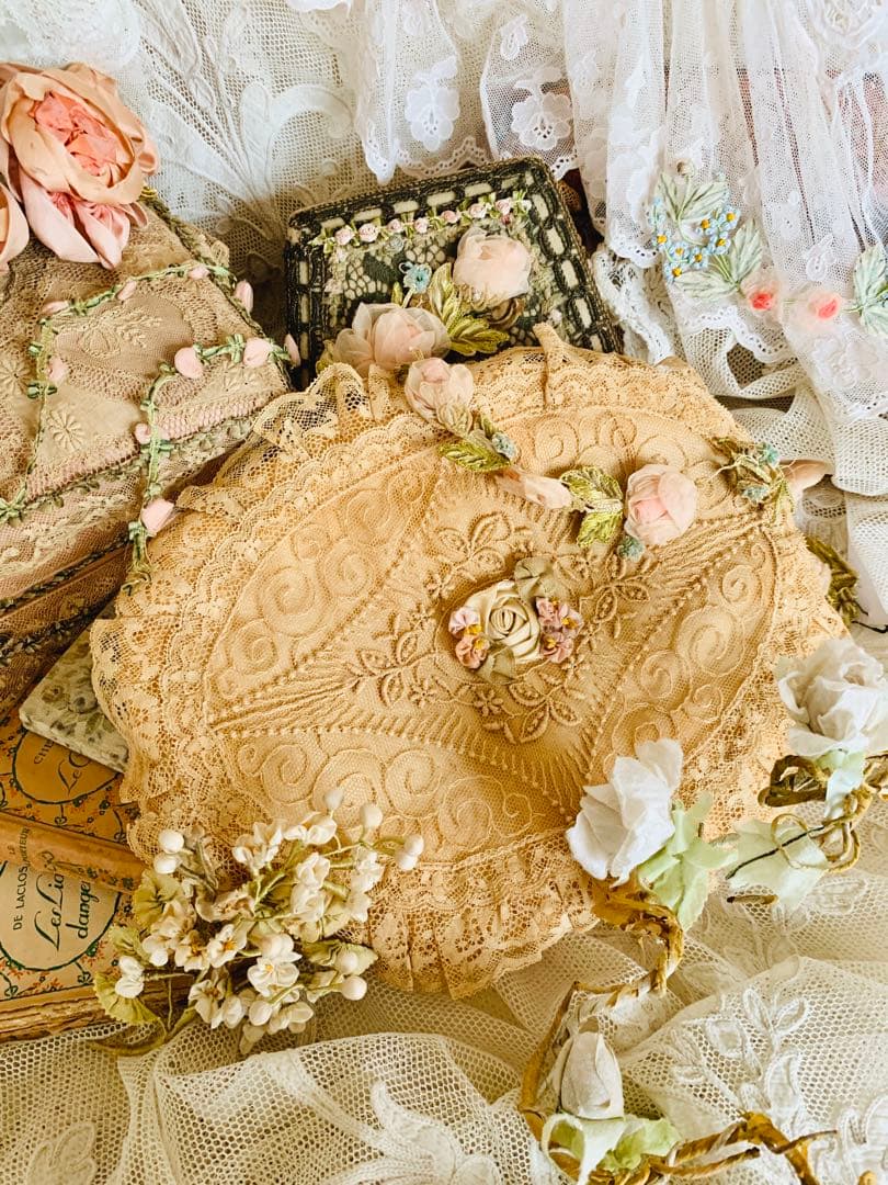 アンティークシルクハンキーケースロココモチーフ※フランス※アメリカ