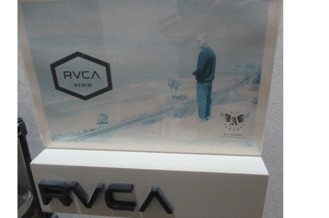 激レア　店舗用　RVCA ルーカ　両面ロゴ入り　看板　置物