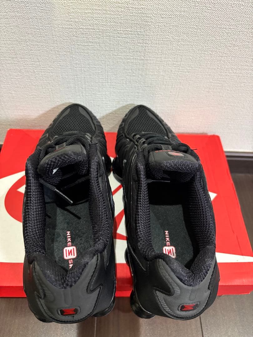 NIKE Shox ブラック スニーカー