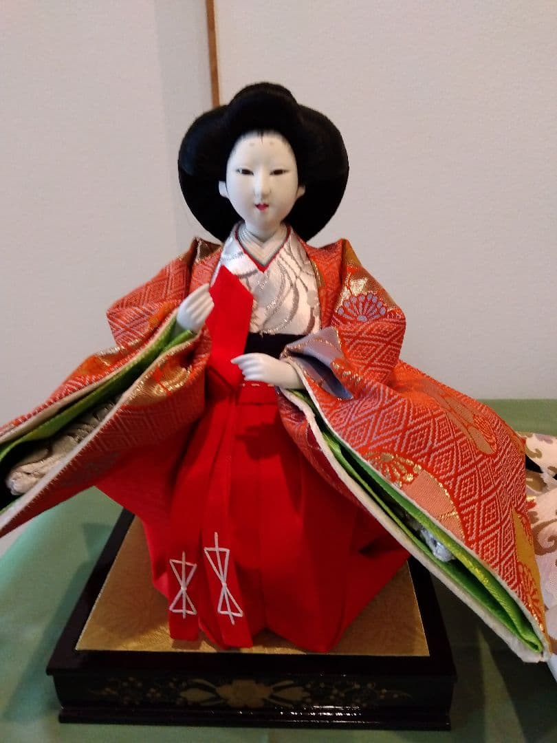 雛人形 お内裏様と三人官女