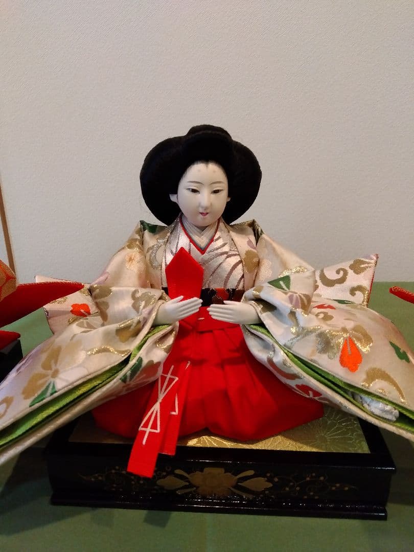 雛人形 お内裏様と三人官女