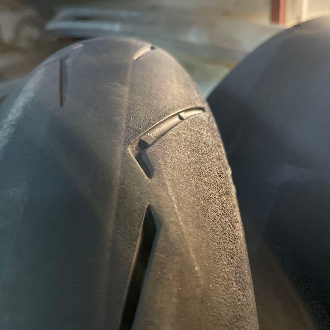 スポーツタイヤ 120/70 ZR17 180/55 ZR17