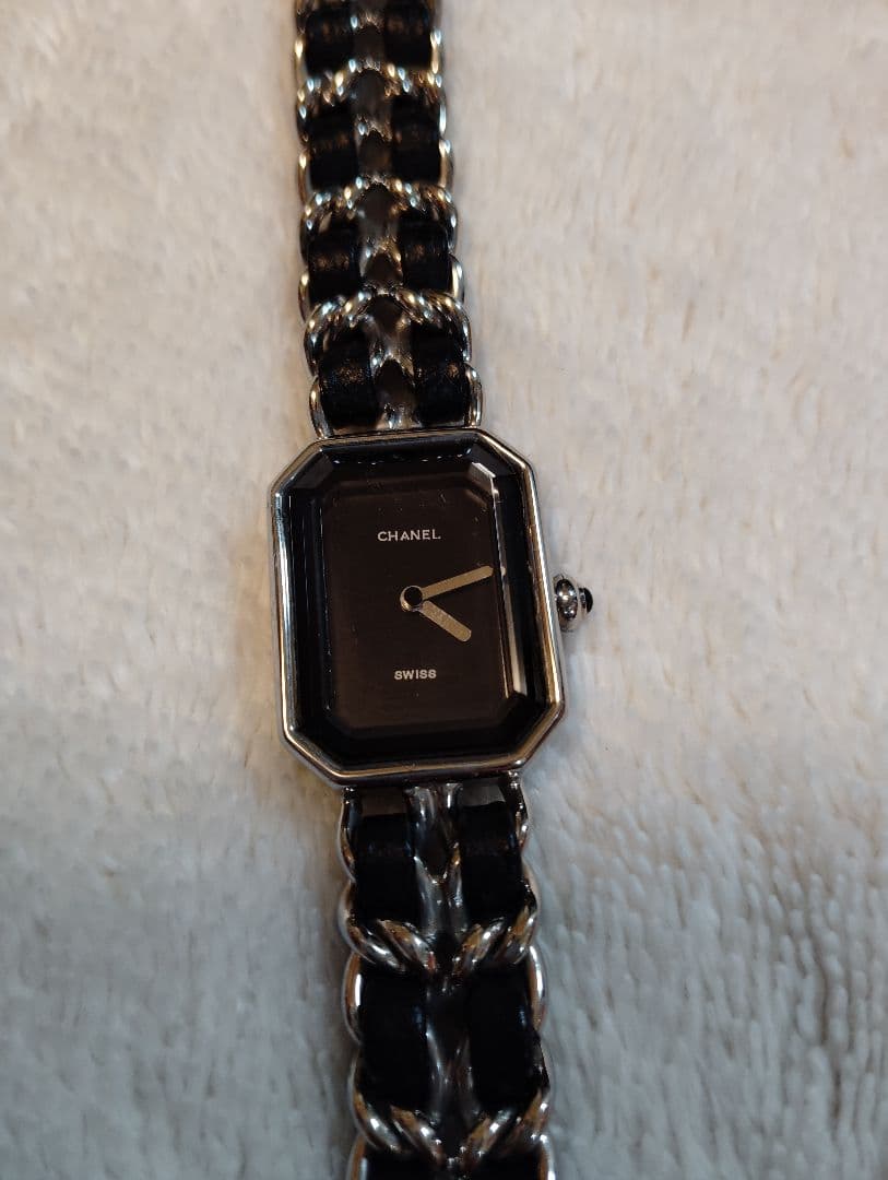 CHANEL 腕時計 ブラック シルバー（イミテーション）