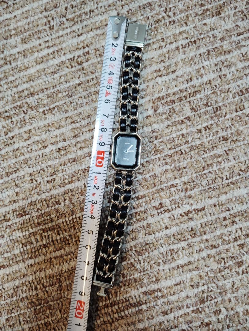 CHANEL 腕時計 ブラック シルバー（イミテーション）