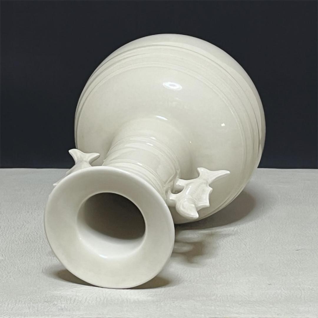 加藤渓山 牙黄磁 耳付花生 共箱 喜寿 渓山 魚耳 花入 耳付花入【k3635】