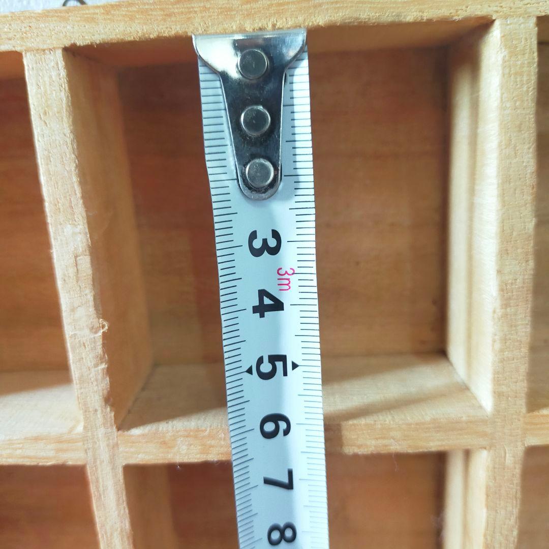 ウォールシェルフ　縦6×横7　48マス　飾り棚　壁掛け　コレクションラック　木