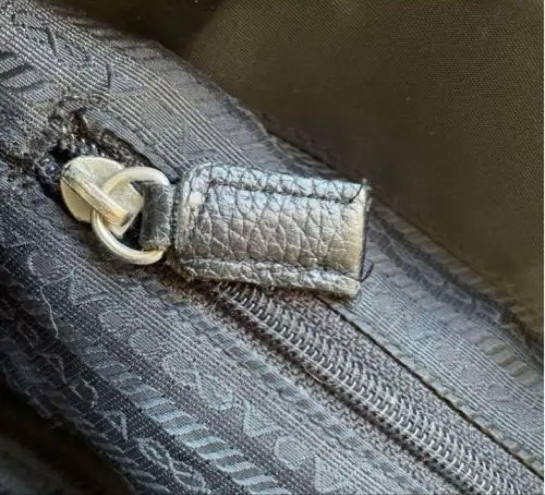 PRADA トートバッグ