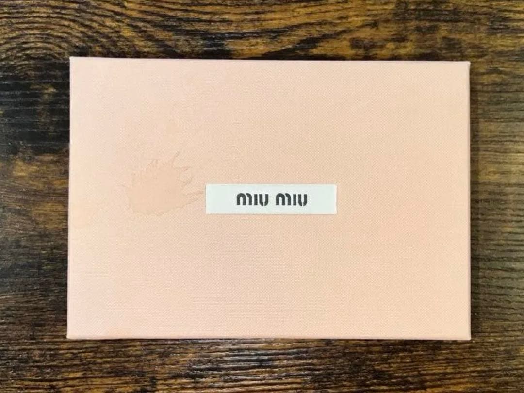 【MIU MIU 三つ折り財布 ピンクベージュ系】 使用回数4回
