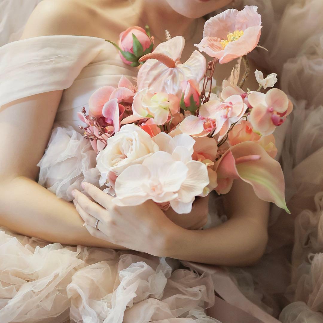 アーティフィシャルフラワー　高級造花　ブーケ　ブートニア ピンク　ピーチカラー