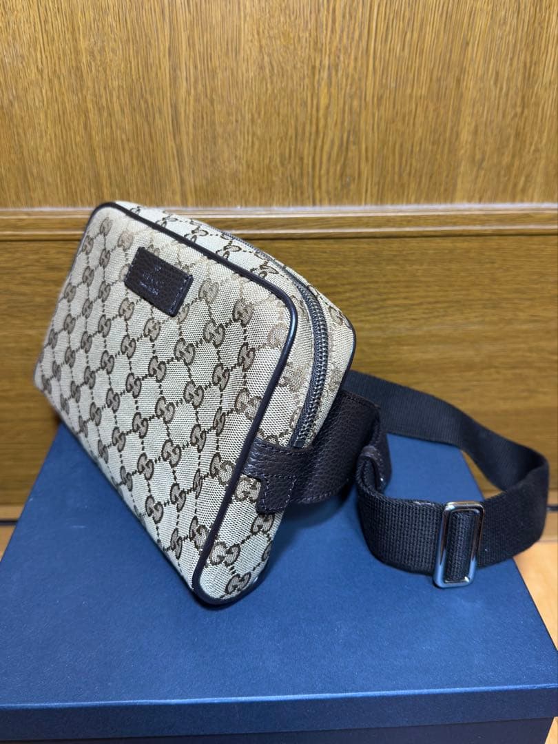 【新品未使用】GUCCI GGキャンバス ボディバッグ