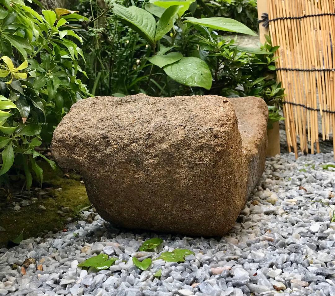 【天然自然石・石鉢・植え込み寄せ植え鉢・コケ鉢・小品盆栽鉢・蹲・水鉢】庭石置物