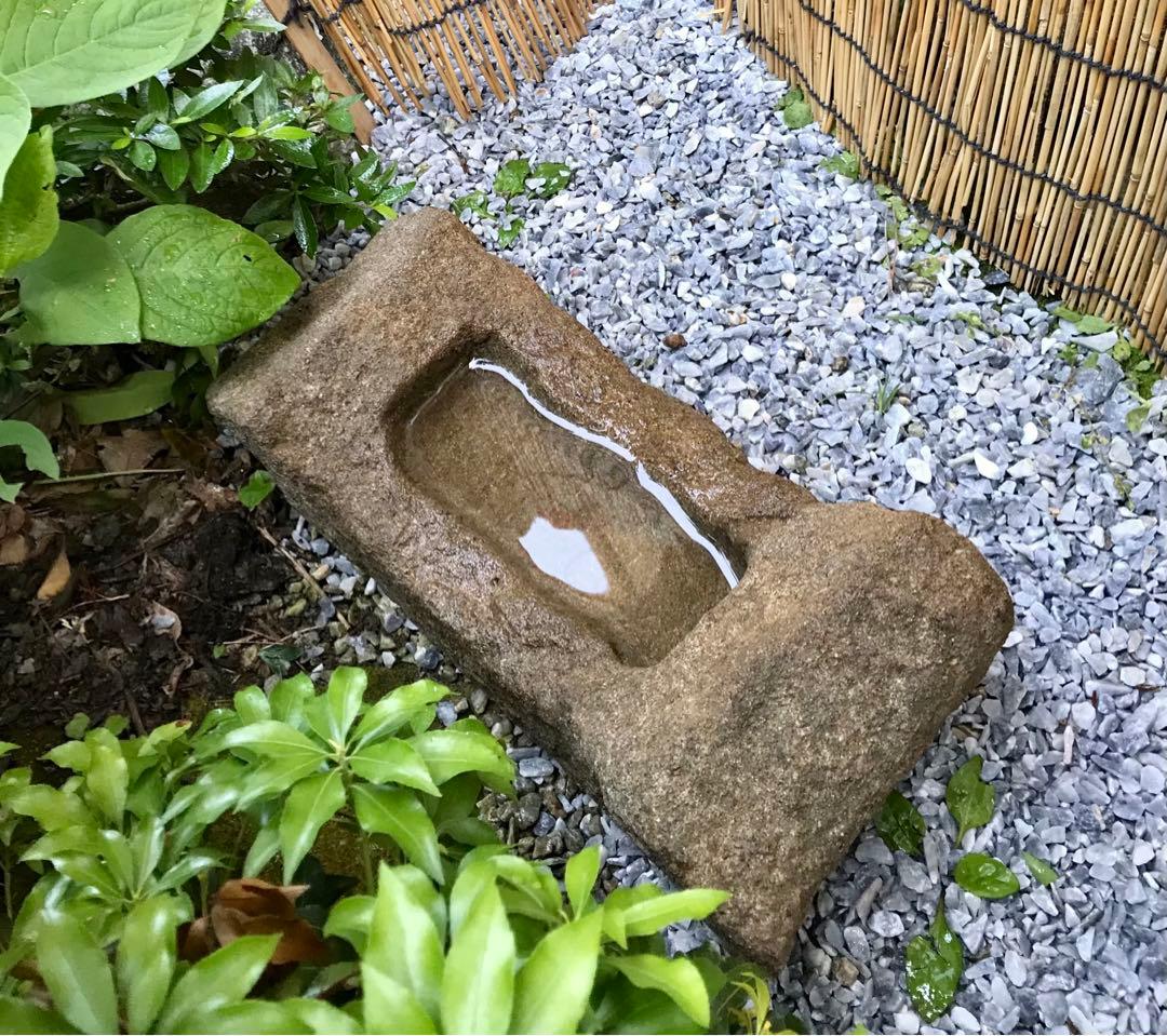 【天然自然石・石鉢・植え込み寄せ植え鉢・コケ鉢・小品盆栽鉢・蹲・水鉢】庭石置物