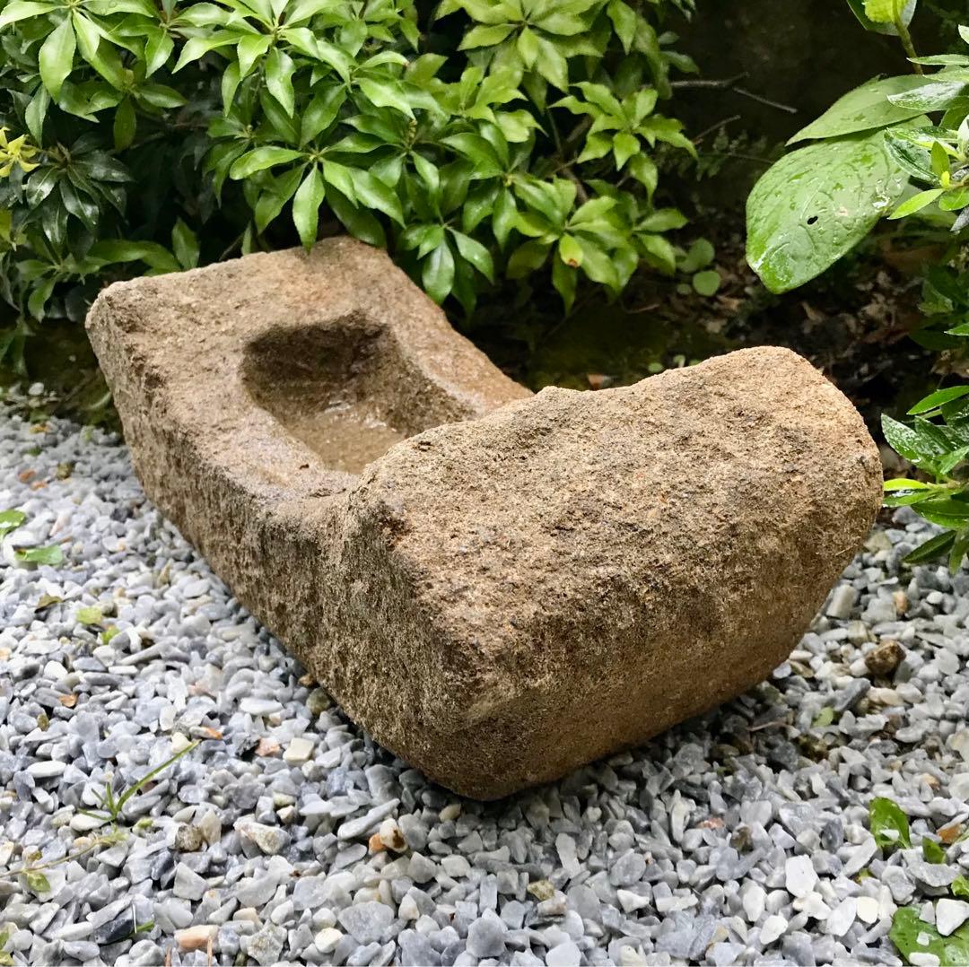 【天然自然石・石鉢・植え込み寄せ植え鉢・コケ鉢・小品盆栽鉢・蹲・水鉢】庭石置物
