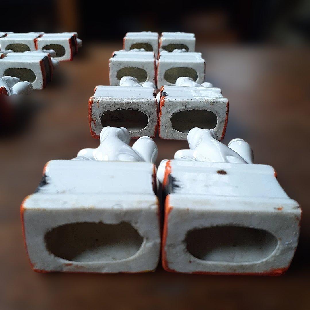 お稲荷様　キツネの置物　20体　磁器人形　縁起物　レトロ雑貨　とろとろガラス