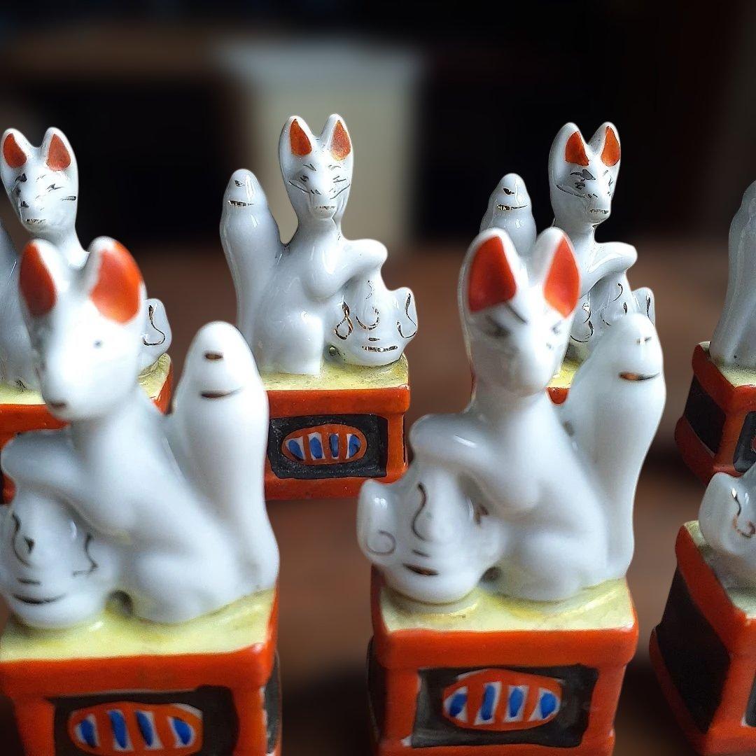 お稲荷様　キツネの置物　20体　磁器人形　縁起物　レトロ雑貨　とろとろガラス
