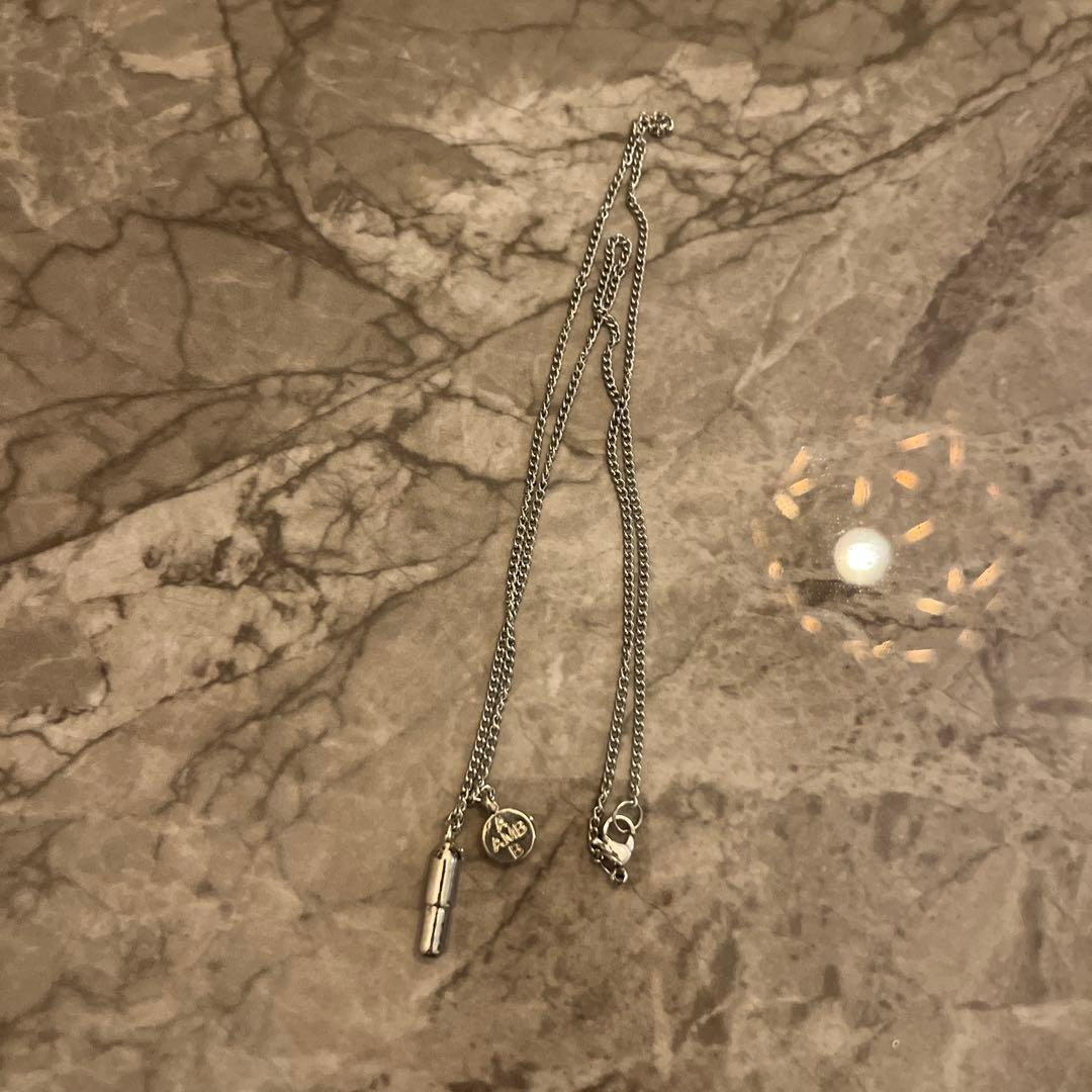 アクセサリー AMBUSH PILL CHARM NECKLACE