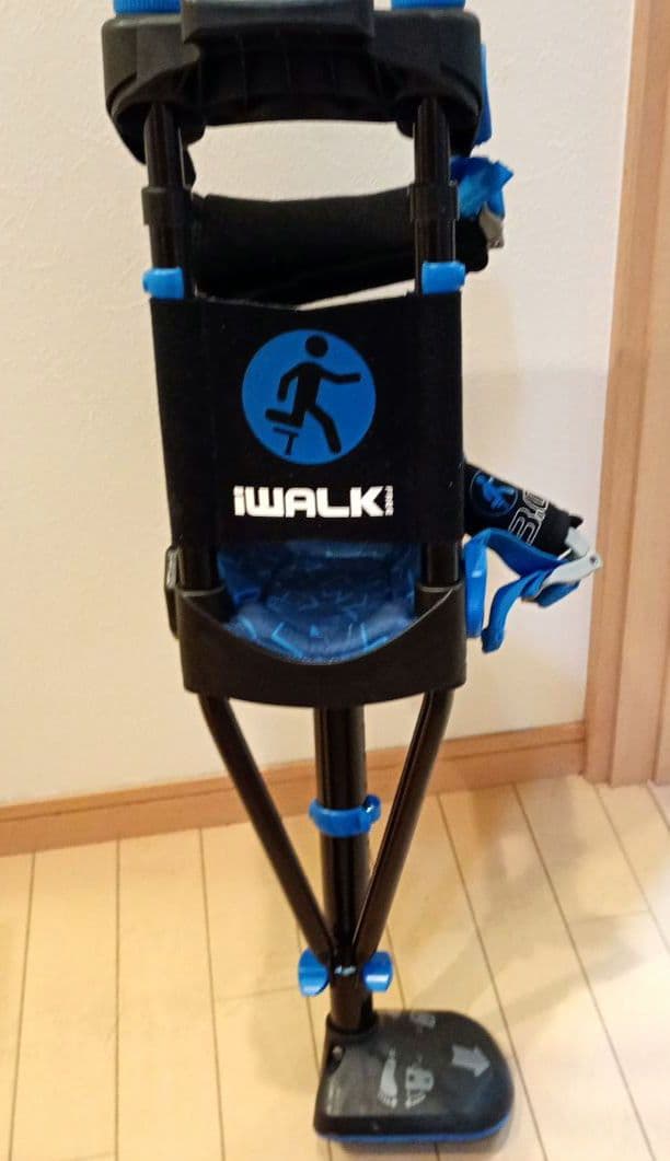 IWALK3.0 松葉杖 ハンズフリー　アイウォーク　骨折　元箱付き