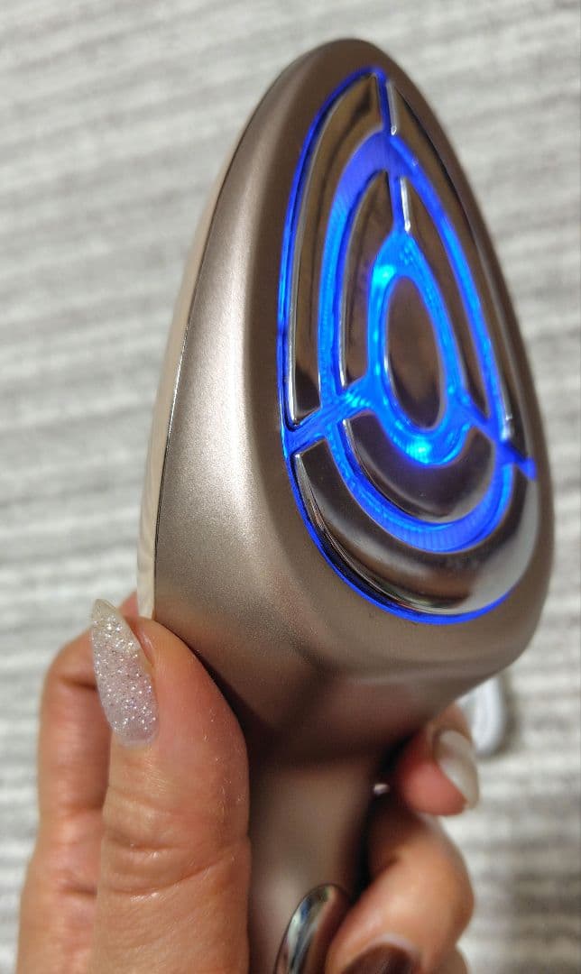 ［箱無し使用済み］MEラボンエクラ IKKOプロデュース 美顔器