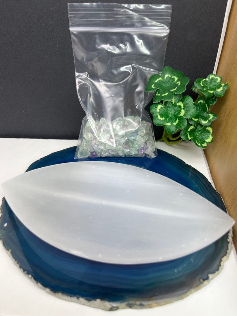 天然石　セレナイト　お皿　フローライト細石50g⭐️2032