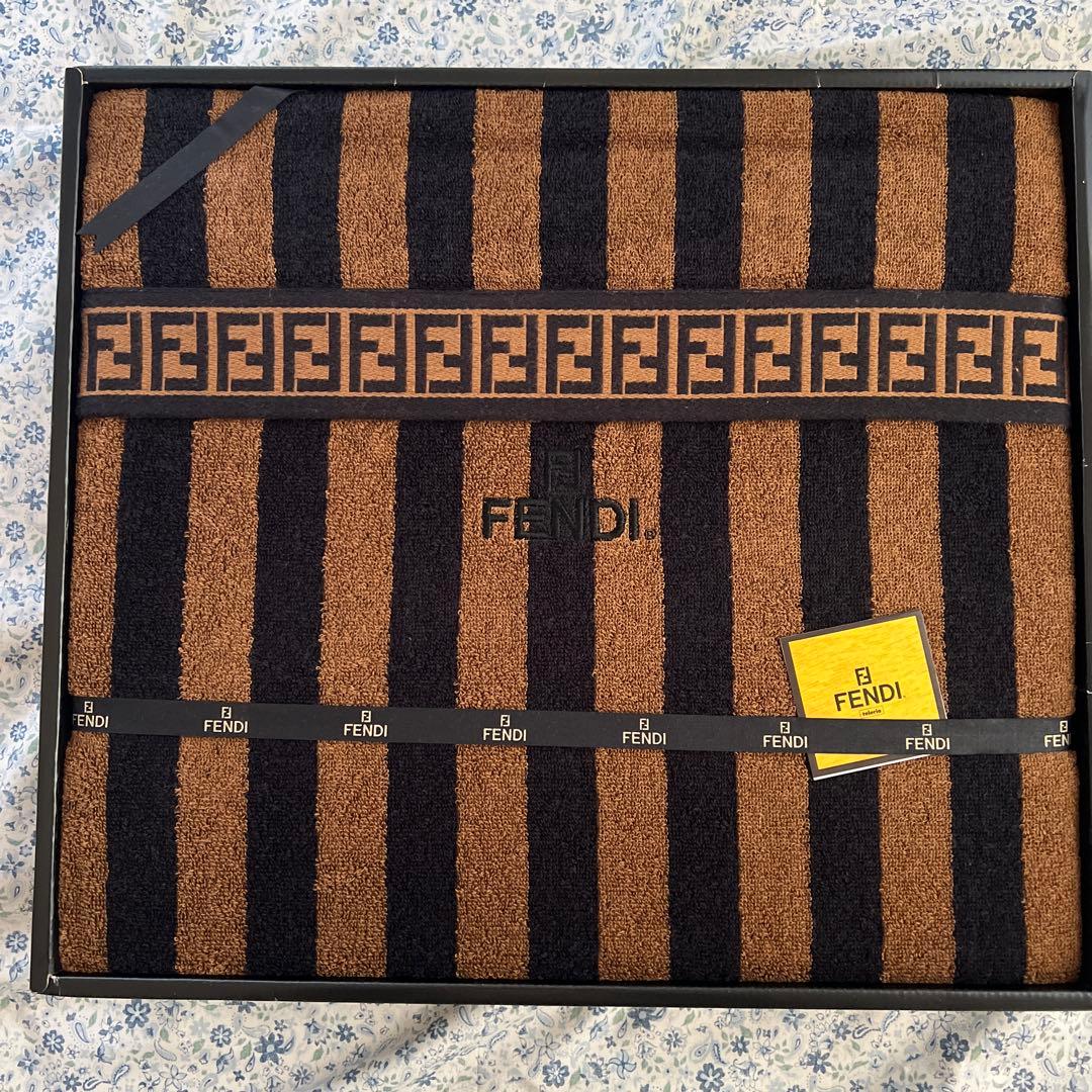【新品未使用】FENDI フェンディ タオルケット ズッカ柄 綿100%