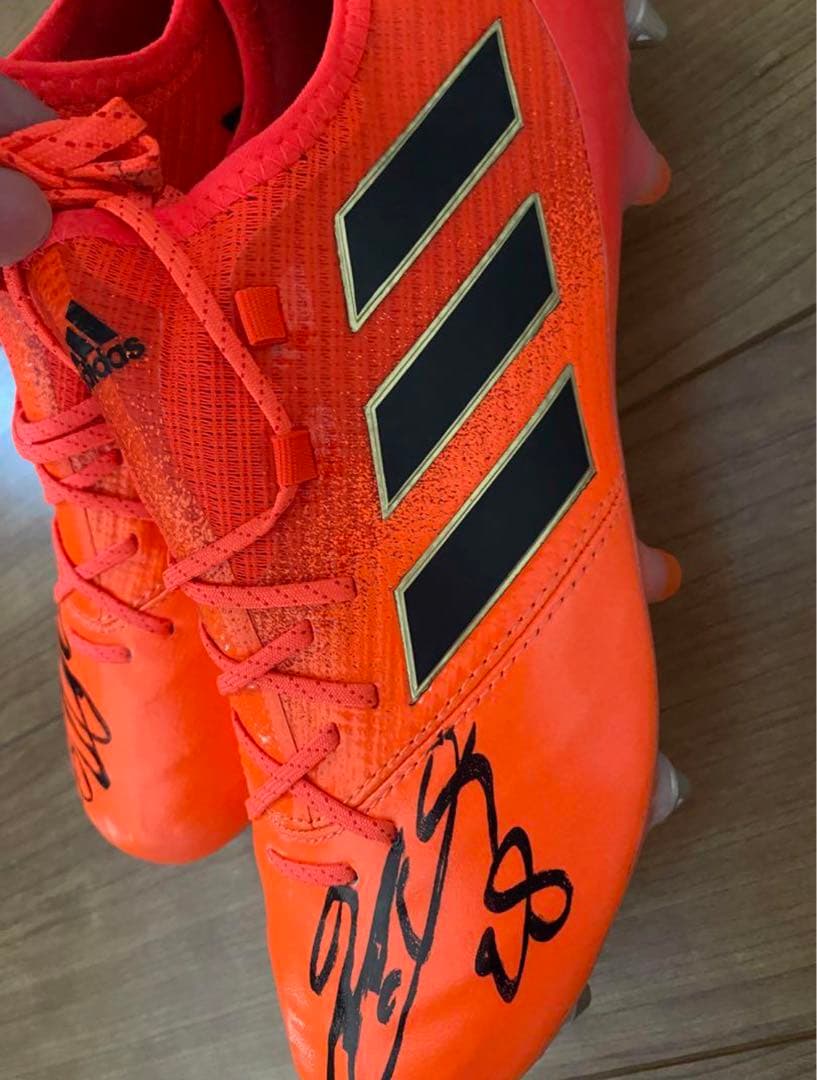 モンテディオ山形　摂津選手サイン入りスパイク