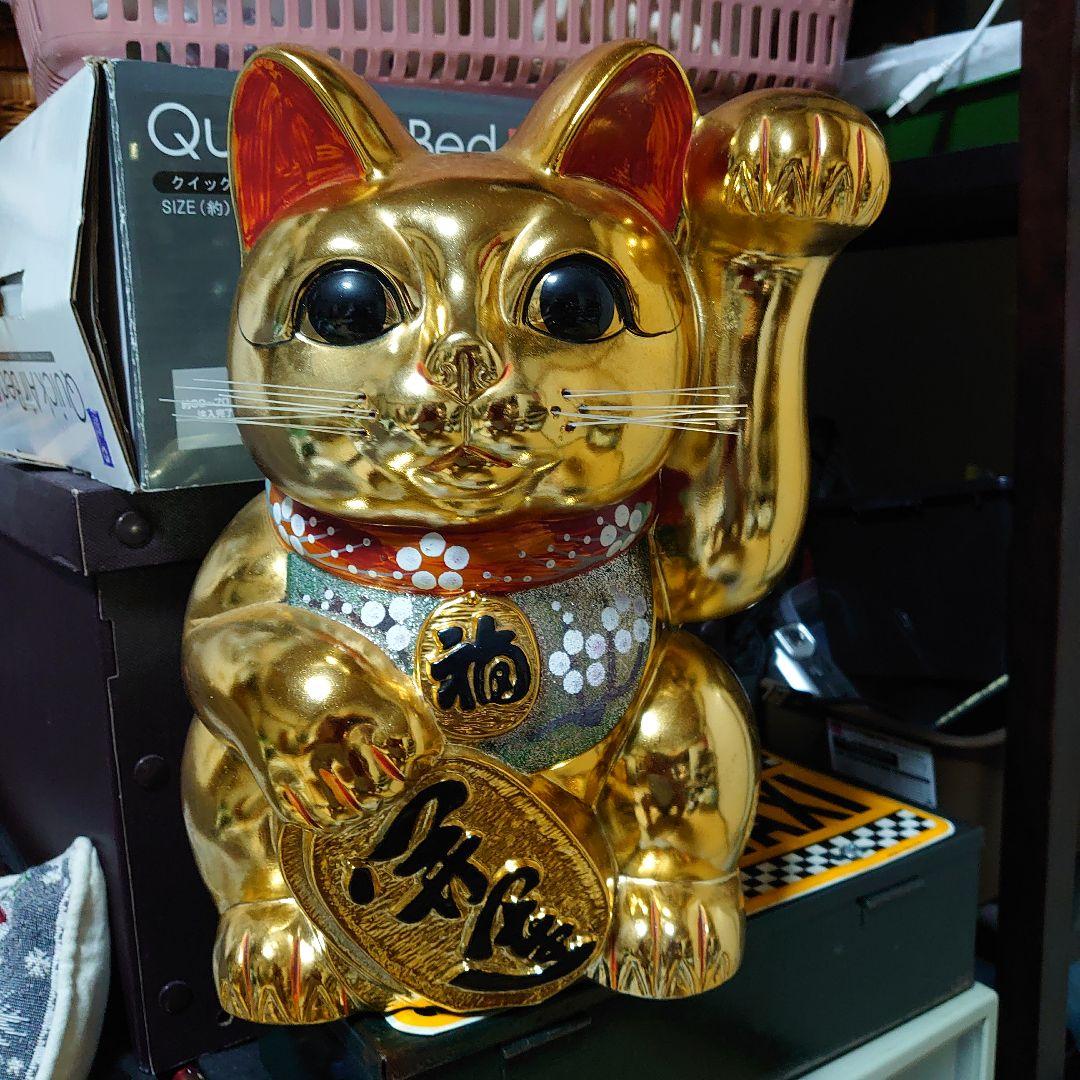 金色の招き猫