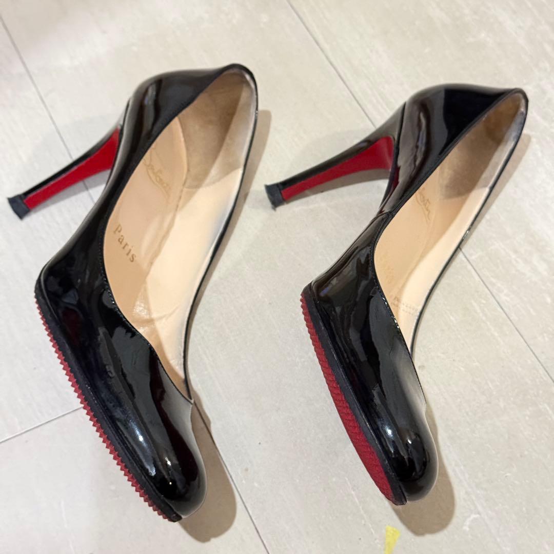 Christian Louboutin ブラック エナメル赤底 滑り止め付 35
