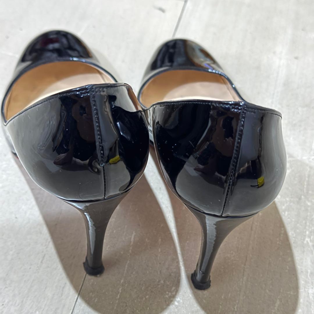 Christian Louboutin ブラック エナメル赤底 滑り止め付 35