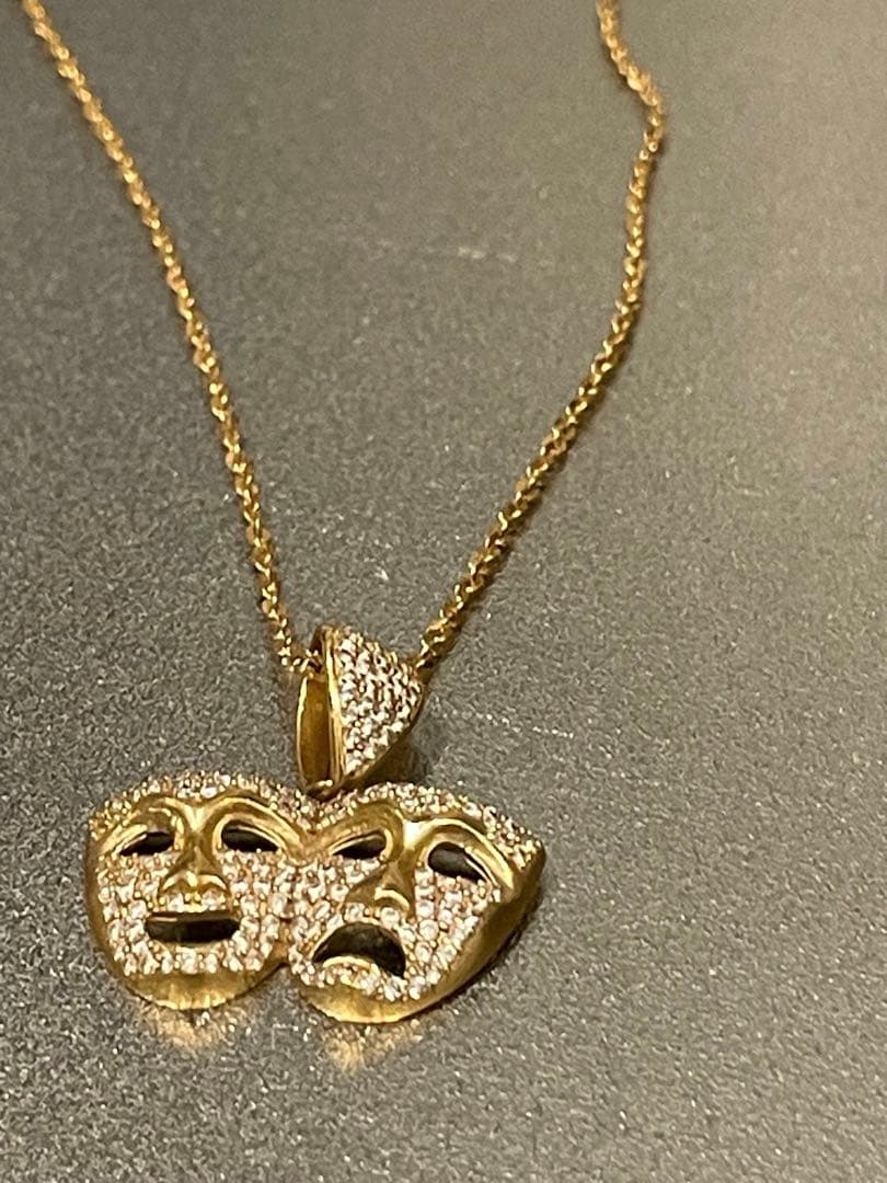 アヴァランチ　トゥーフェイス　ゴールドネックレス