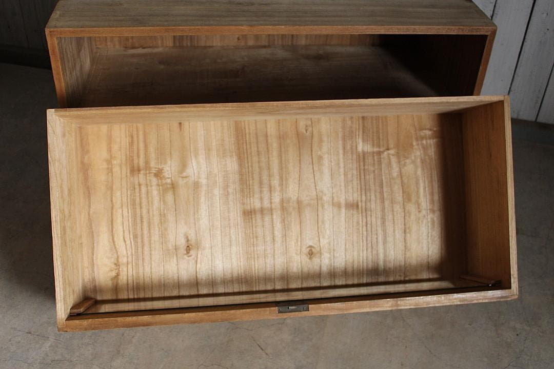 味のある前面ガラスの引き出し2段　食器棚　シャツケース　収納棚　古家具