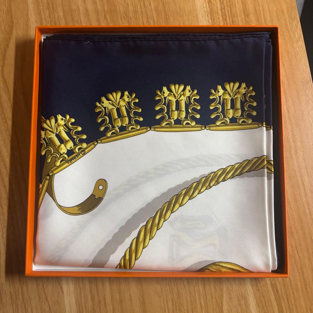 HERMES LES CAVALIERS D'OR スカーフ