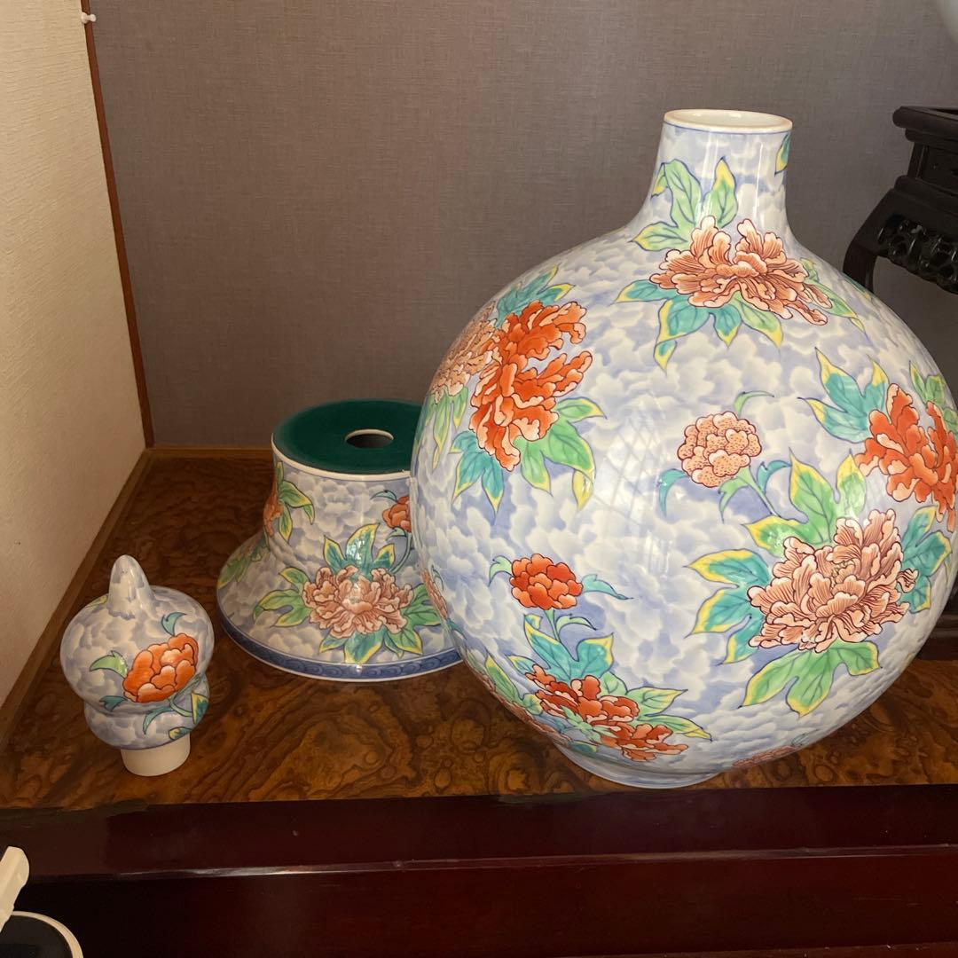 江口天童、花柄陶器花瓶
