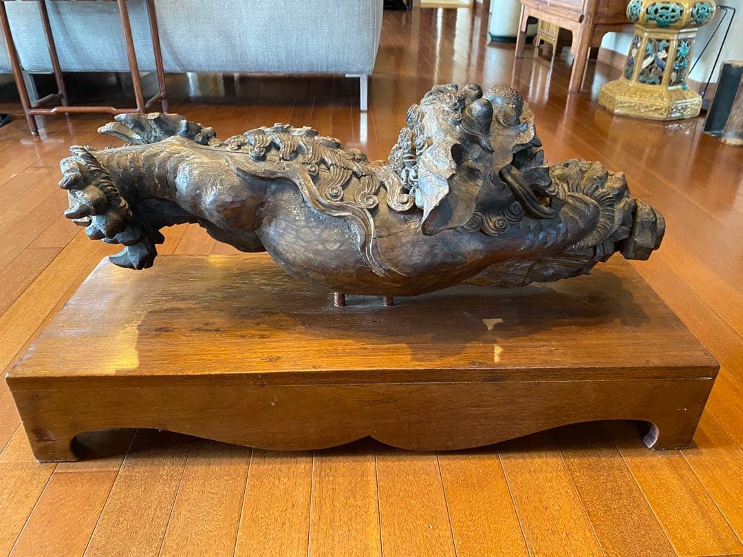 中国アンティーク　獅子の彫刻