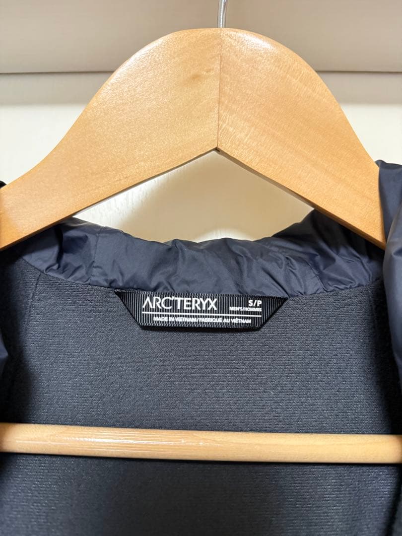 ARC'TERYX ソラノフーディ Sサイズ 防風 撥水 軽量