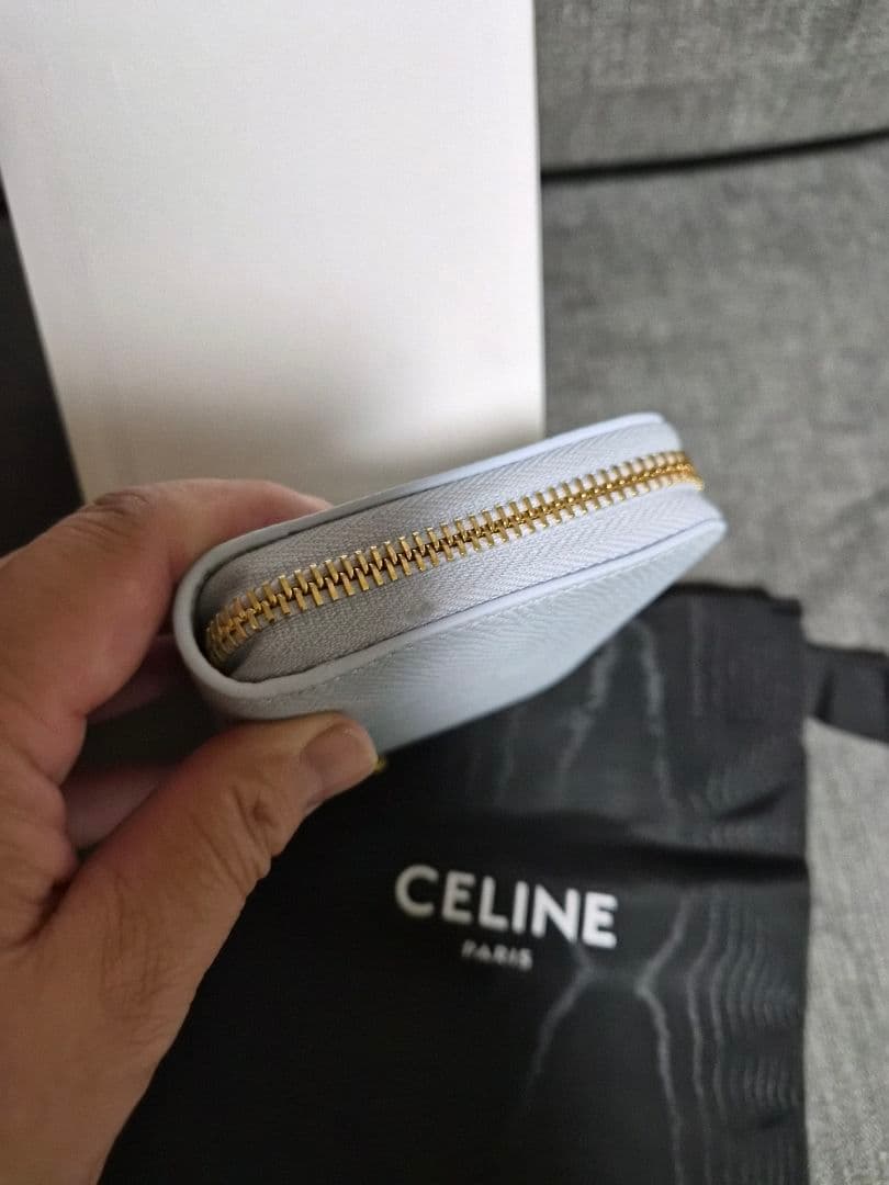 今週中のみ大幅お値下げ CELINE コンパクトジップ トリオンフチャーム財布