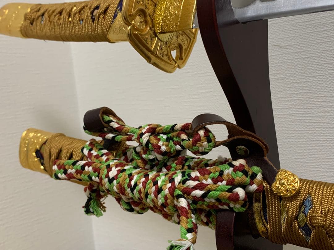 【特選模造刀/金彩拵】日本刀 太刀 超超薄刃 美しい刃文 儀礼 儀式 威光 樋入