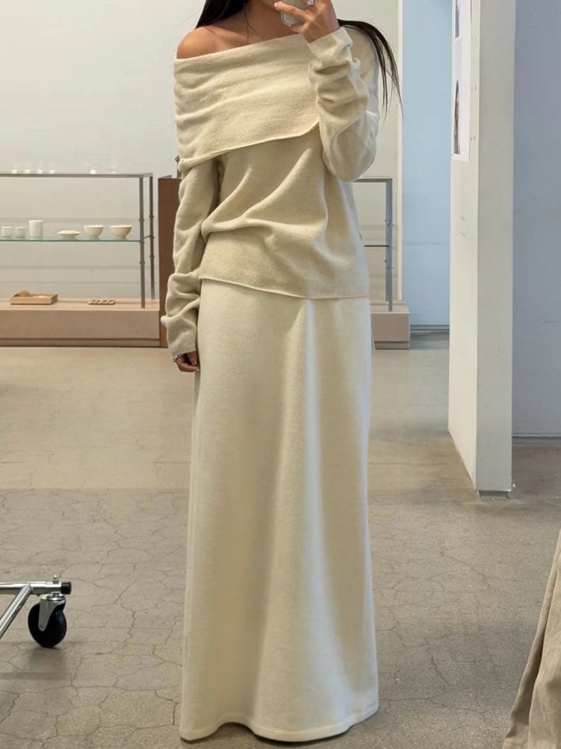 Monoha ベージュ オフショルダー ニット 長袖