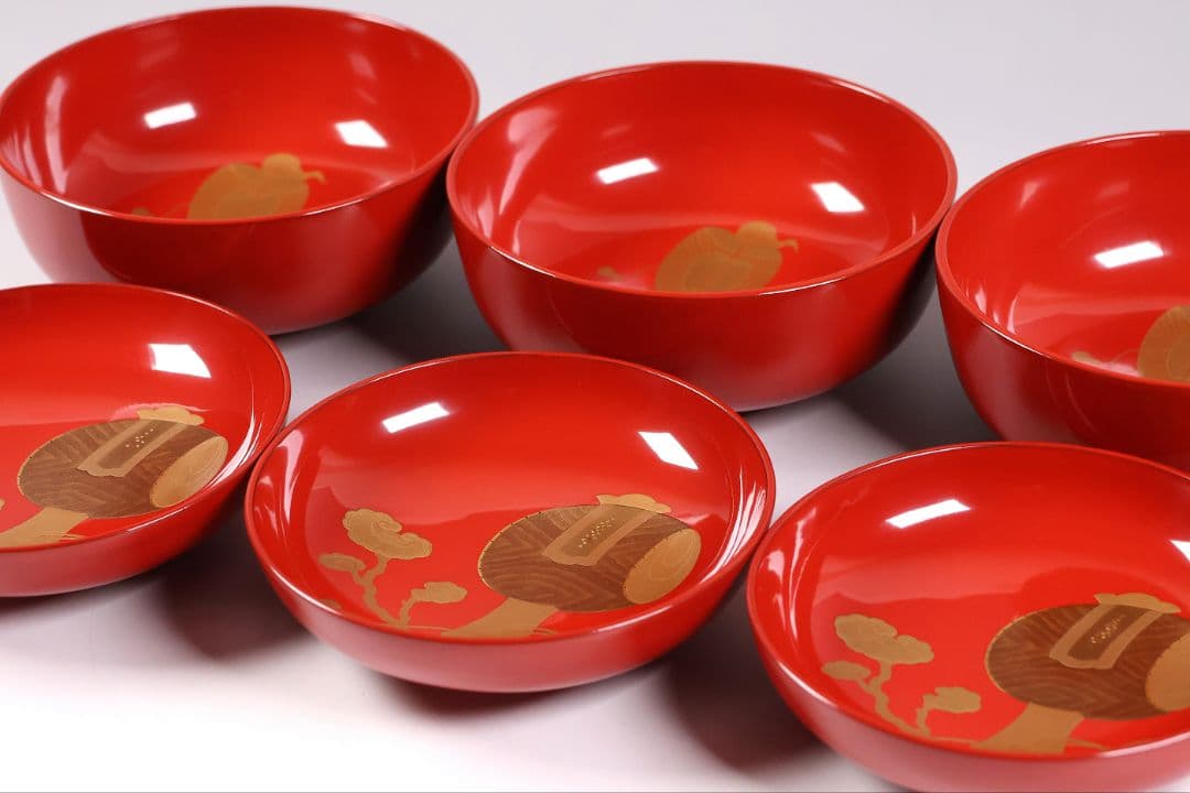 【CM361】輪島塗 宝尽くし金蒔絵 朱塗椀 三客 小槌 軍配 霊芝 木製漆器