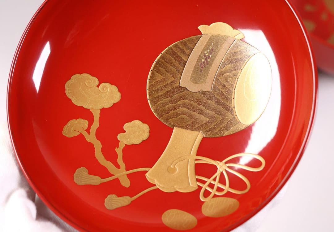 【CM361】輪島塗 宝尽くし金蒔絵 朱塗椀 三客 小槌 軍配 霊芝 木製漆器