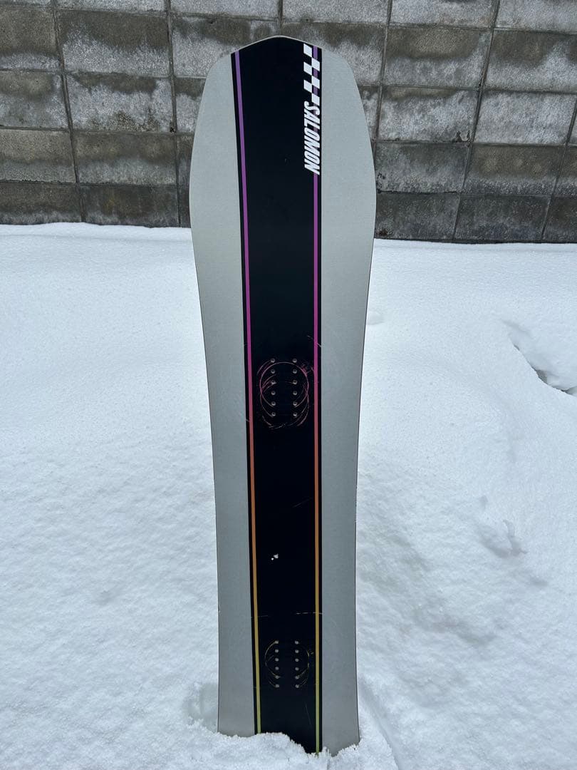 ダンスホール、サロモン、21-22