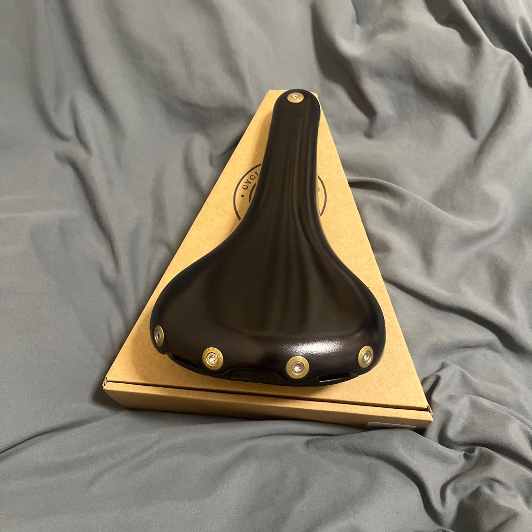 gilles berthoud aravis レザーサドル