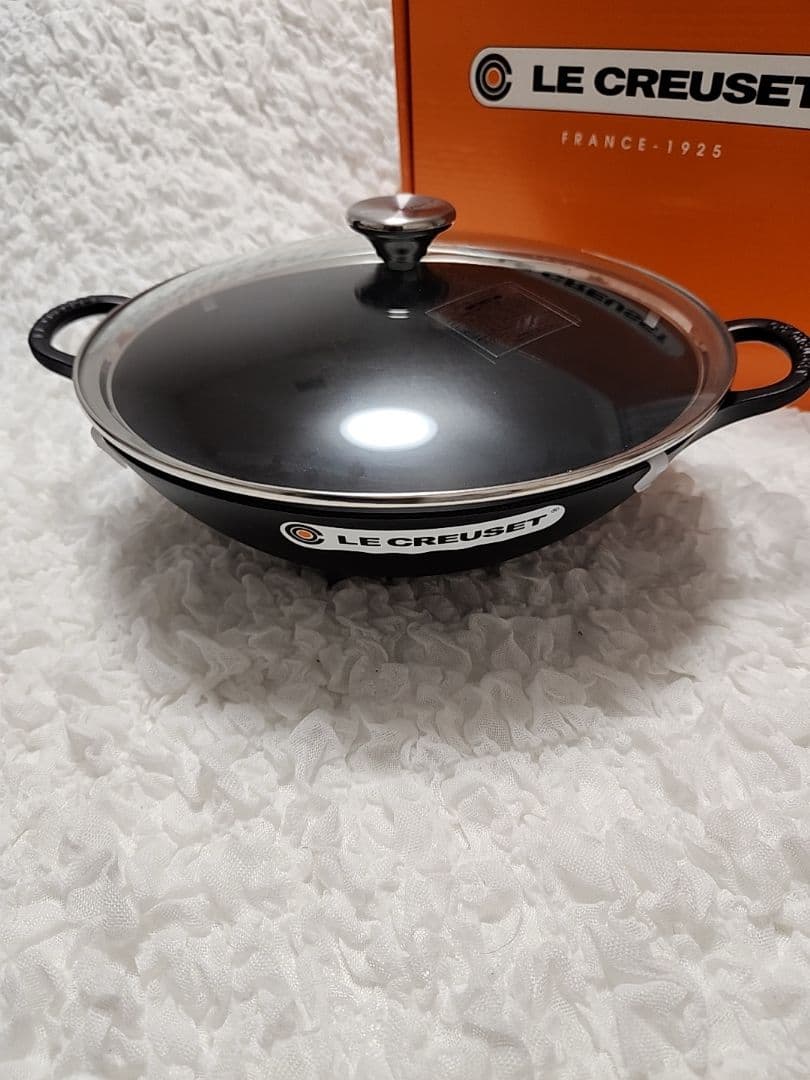 値下げ！早い者勝ち！ル・クルーゼ ウォクガラスフタ付き32cm マットブラック
