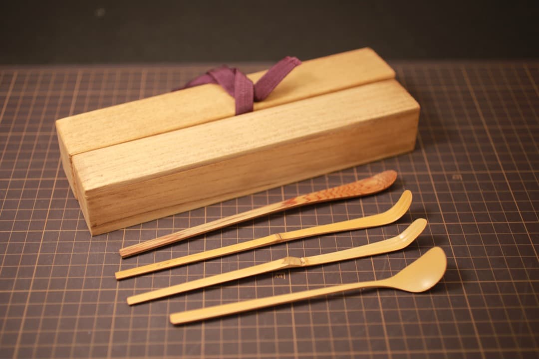 【即購入可】茶道具／無銘茶杓４本・桐箱２点／竹／名木杉／骨董／煎茶／古道具／工芸