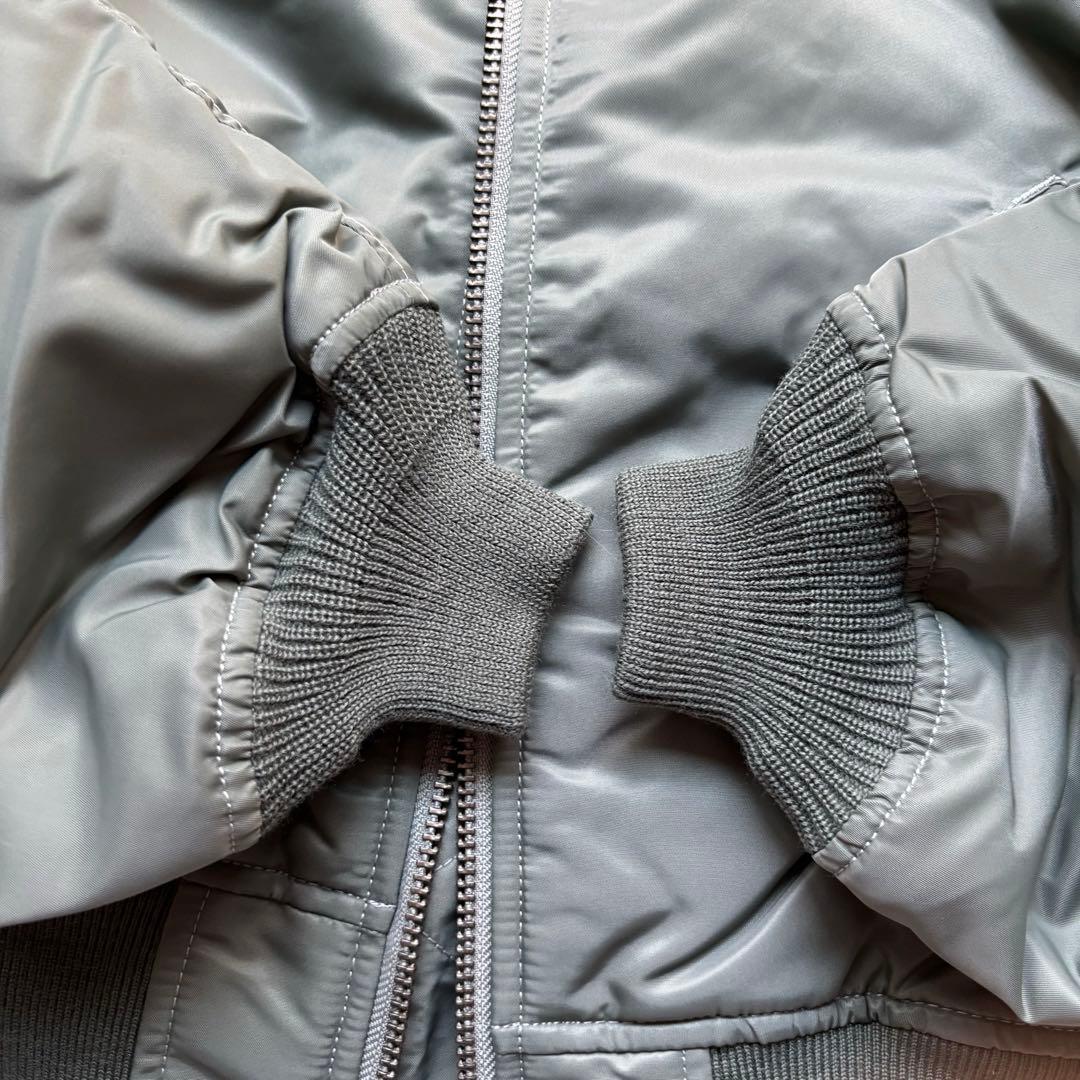 未使用級✨ BEAMS サーモライト MA-1 リラックスフィット L カーキ