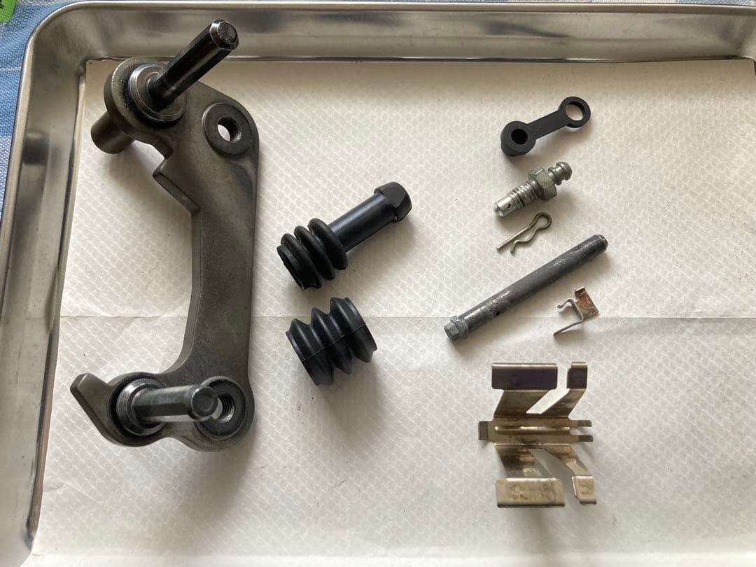 リアキャリパー 【17】 純正ピストン 分解清掃 ゼファー・ZRX400他車種